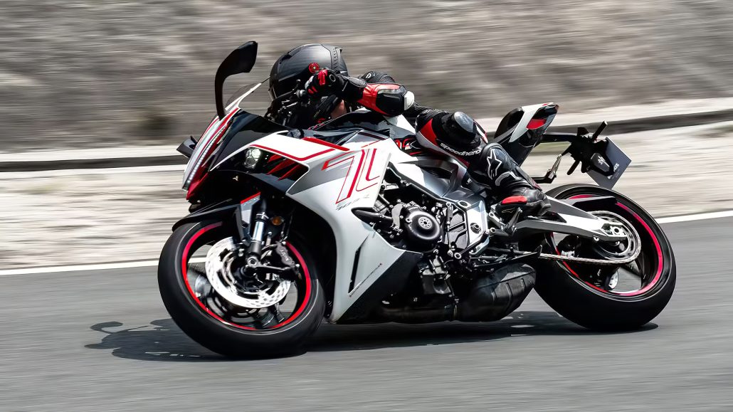 Zontes 703 RR: Three-cylinder sports bike from China with impressive features 43 Zontes 703 RR 1 1