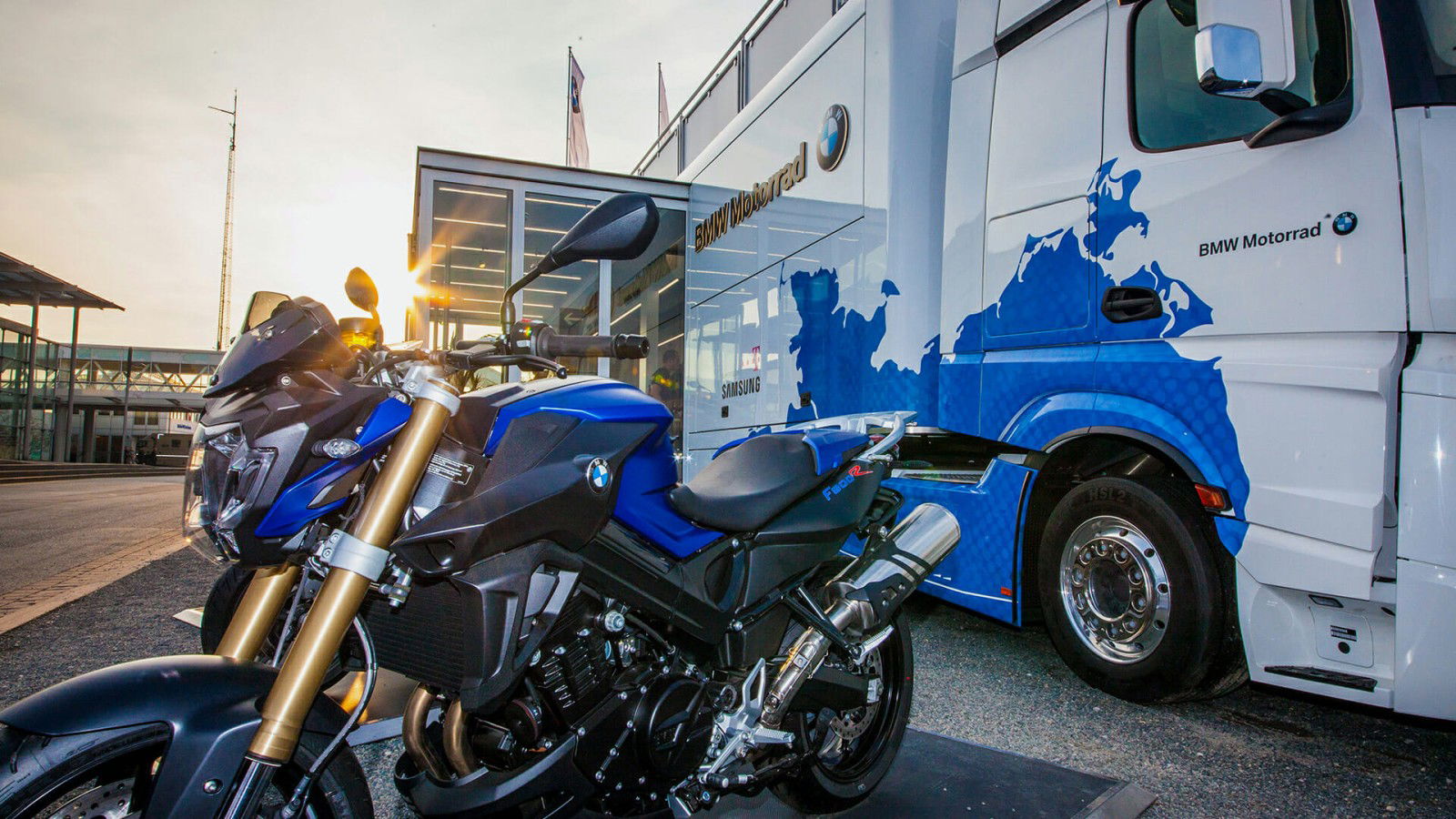 P90348203 highRes bmw motorrad on tour