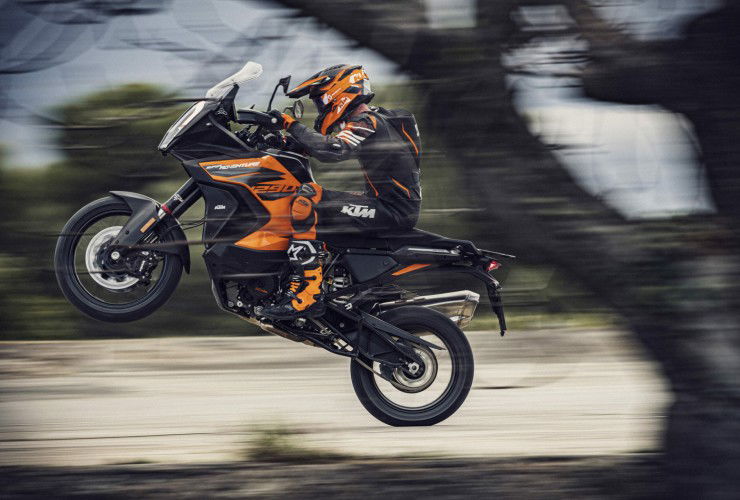 KTM 1290 SUPER ADVENTURE S 2021 29