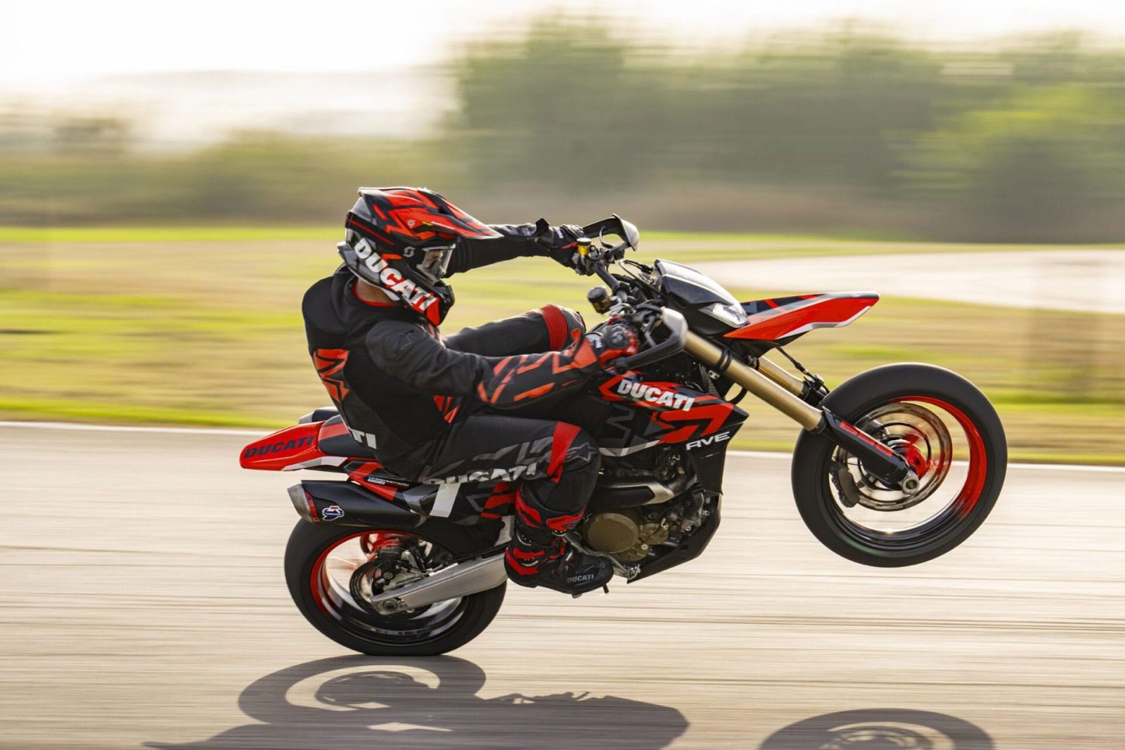 Ducati Hypermotard 698 Mono 4